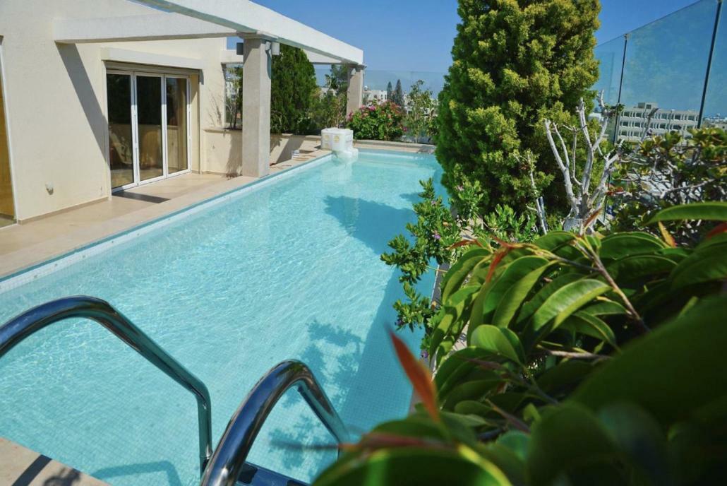 Huge Penthouse With Private Pool Leilighet Paphos Eksteriør bilde